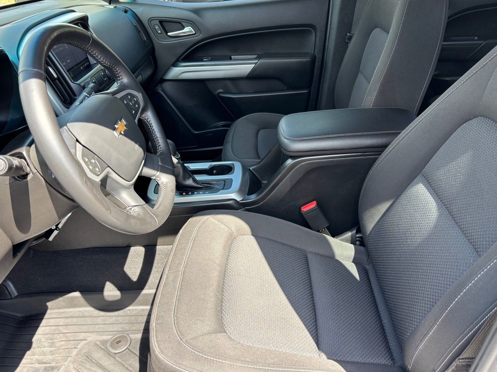 Used 2022 Chevrolet Colorado LT RWD image 21