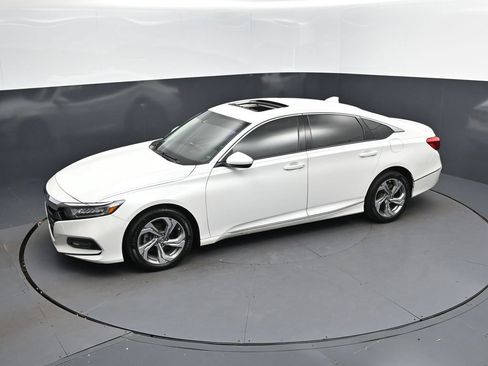 Used 2018 Honda Accord EX image 30