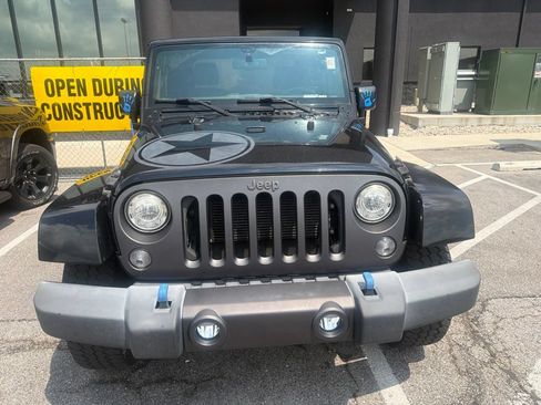 Used 2017 Jeep Wrangler Sport AWD/4WD image 7