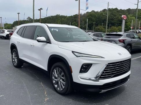 Certified 2025 Buick Enclave Preferred FWD image 6