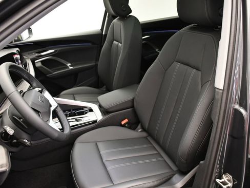 Certified 2025 Audi Q5 Premium w/ Convenience Package AWD/4WD image 37