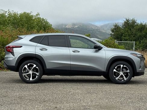 New 2026 Chevrolet Trax RS FWD image 3