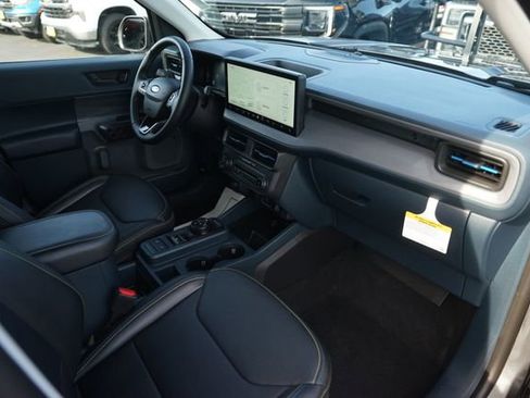 Used 2025 Ford Maverick Lobo AWD/4WD image 18