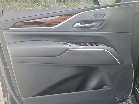 Used 2021 Cadillac Escalade Premium Luxury image 23