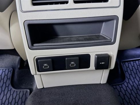 Used 2025 Jaguar F-PACE R-Dynamic S image 28