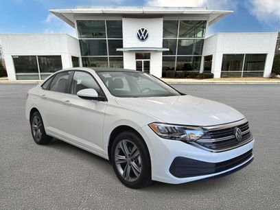 Certified 2024 Volkswagen Jetta SE w/ Panoramic Sunroof Package