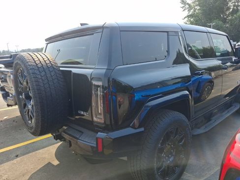 Used 2025 GMC Hummer EV 2X w/ LPO, Cargo Utility Package AWD/4WD image 7