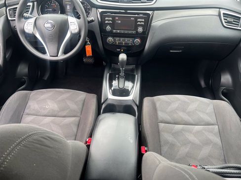 Used 2016 Nissan Rogue S FWD image 17