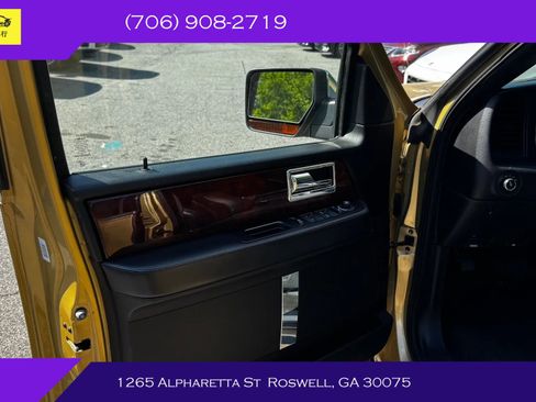 Used 2016 Lincoln Navigator L Select image 8