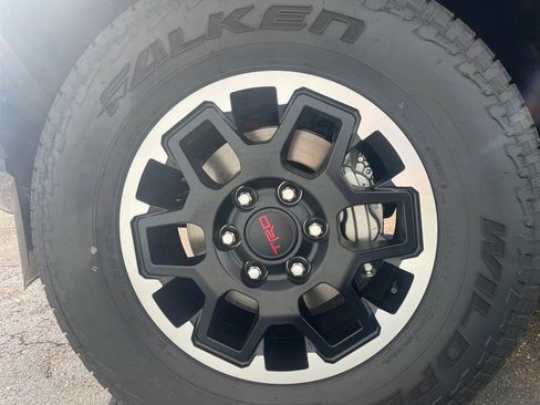 New 2025 Toyota Tacoma TRD Off-Road image 24