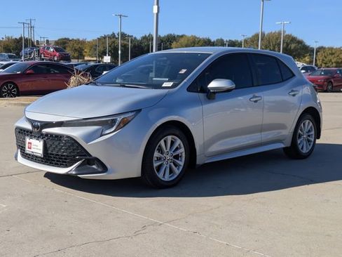 Certified 2025 Toyota Corolla SE image 10