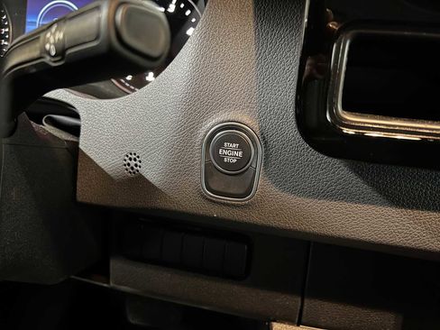 Used 2025 Mercedes-Benz Sprinter 2500 image 24