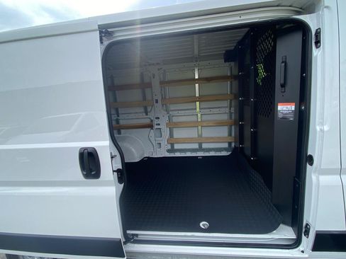 Used 2025 RAM ProMaster 2500 w/ U-Haul Equipment Group FWD image 5