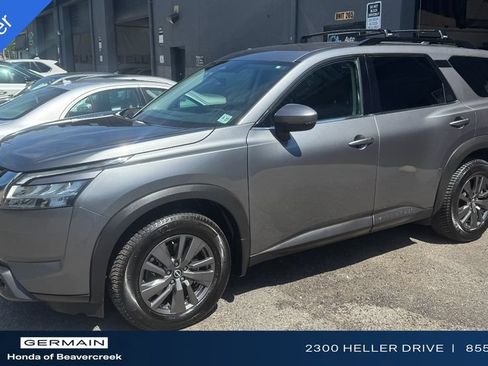 Used 2022 Nissan Pathfinder SV AWD/4WD image 1