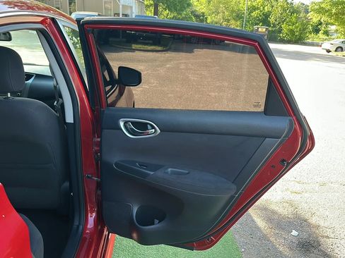 Used 2013 Nissan Sentra SR w/ Premium Pkg FWD image 21