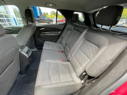 Used 2018 Chevrolet Equinox LT FWD image 26