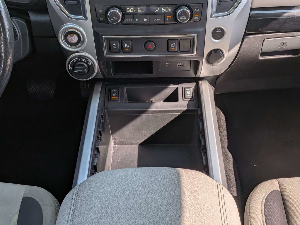 Used 2021 Nissan Titan SV w/ SV Convenience Package AWD/4WD image 16