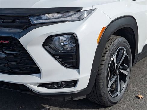 Used 2022 Chevrolet TrailBlazer RS w/ Technology Package image 2