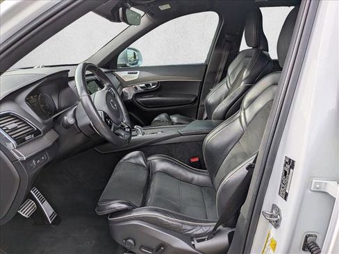 Used 2019 Volvo XC90 T8 R-Design w/ Advanced Package image 11
