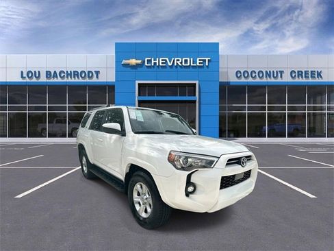 Used 2024 Toyota 4Runner SR5 image 2