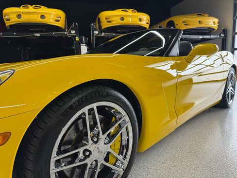 Used 2006 Chevrolet Corvette Convertible w/ Preferred Equipment Group RWD image 28