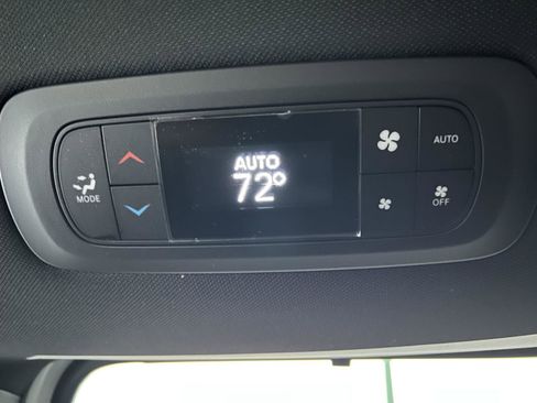 New 2026 Chrysler Pacifica Select image 39