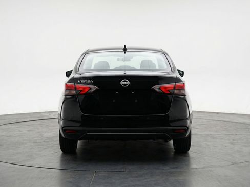 Used 2025 Nissan Versa SV image 7