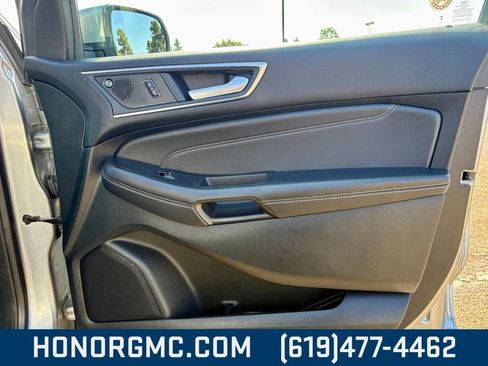 Used 2024 Ford Edge Titanium image 25