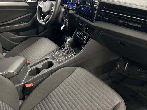 New 2025 Volkswagen Jetta SE image 14