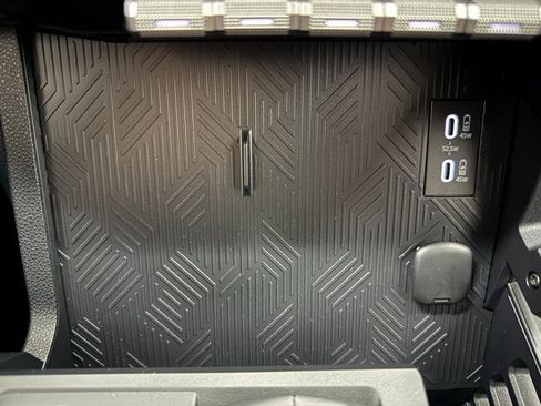 Used 2025 Toyota 4Runner SR5 image 19