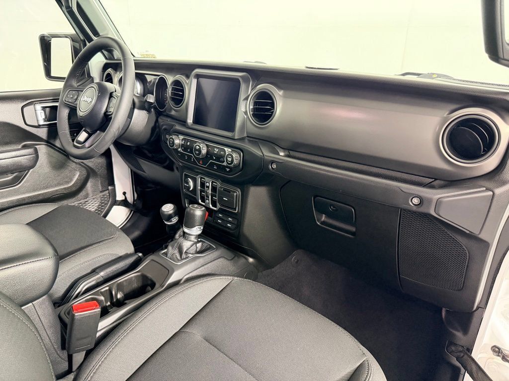 Used 2023 Jeep Gladiator Sport AWD/4WD image 28