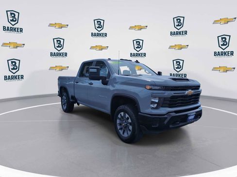 Used 2025 Chevrolet Silverado 2500 Custom w/ Custom Value Package AWD/4WD image 2