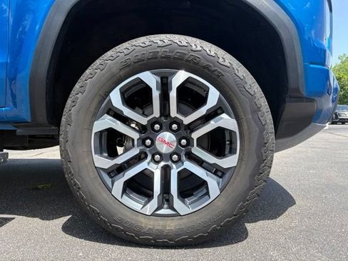 Used 2023 GMC Canyon AT4 w/ AT4 Premium Package AWD/4WD image 16
