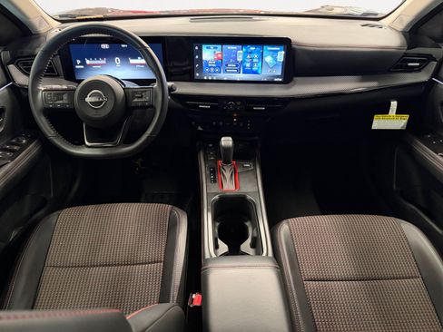 Used 2026 Nissan Kicks SR FWD image 3