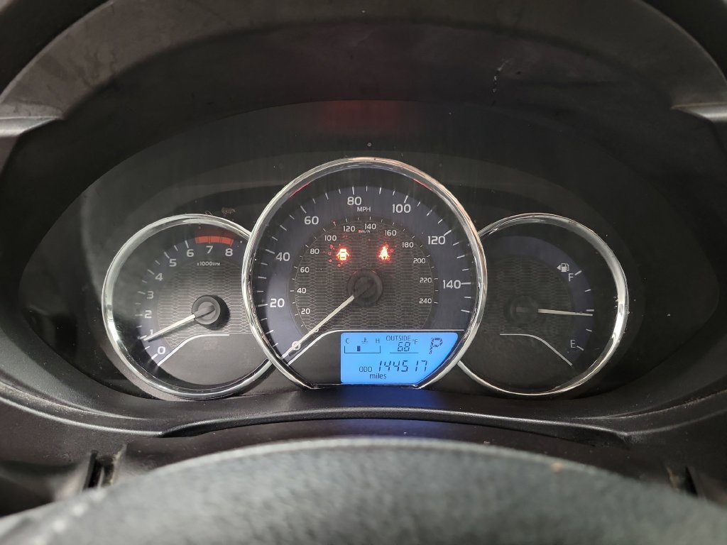 Used 2015 Toyota Corolla LE FWD image 26