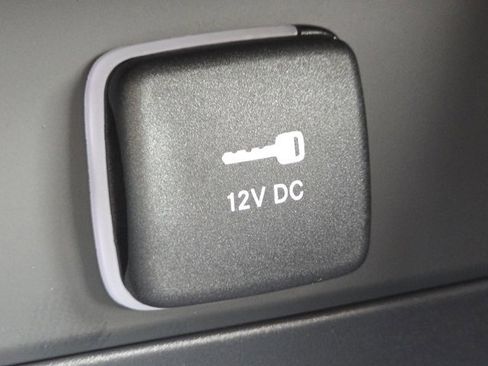 Used 2025 Jeep Grand Cherokee L Limited image 13