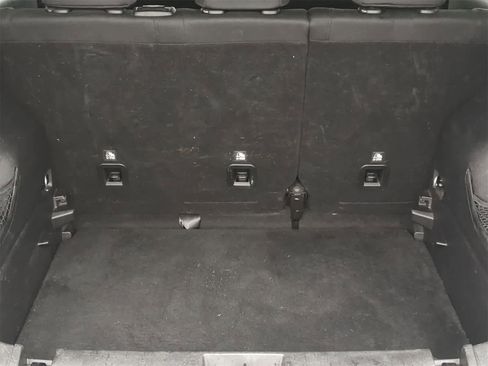 Used 2019 Jeep Renegade Latitude w/ Cold Weather Group image 39