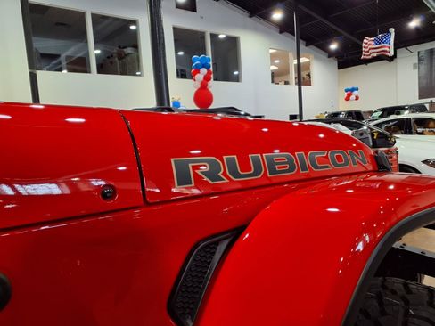 Used 2022 Jeep Wrangler Unlimited Rubicon w/ Trailer Tow Package AWD/4WD image 8