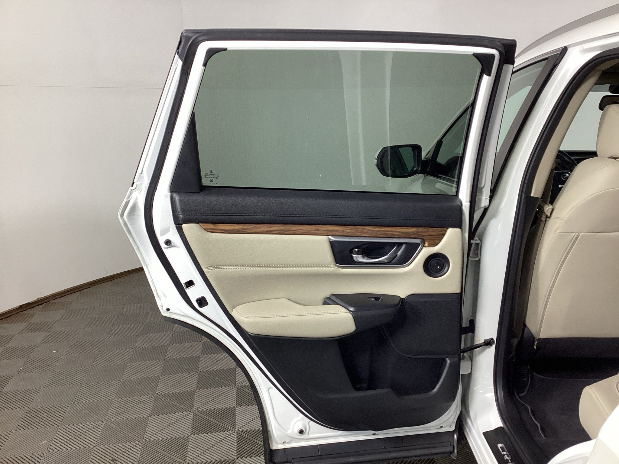 Used 2018 Honda CR-V Touring image 13