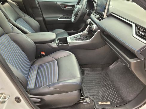 Used 2022 Toyota RAV4 XSE AWD/4WD image 10
