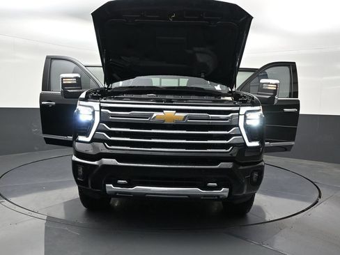 Used 2024 Chevrolet Silverado 2500 High Country w/ High Country Premium Package AWD/4WD image 38