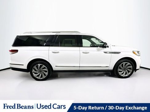 Certified 2023 Lincoln Navigator L Reserve image 9