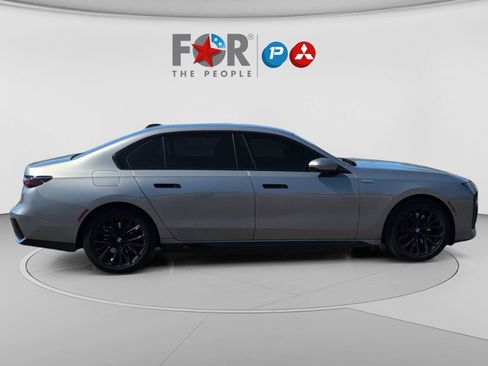Used 2023 BMW 740i RWD image 7