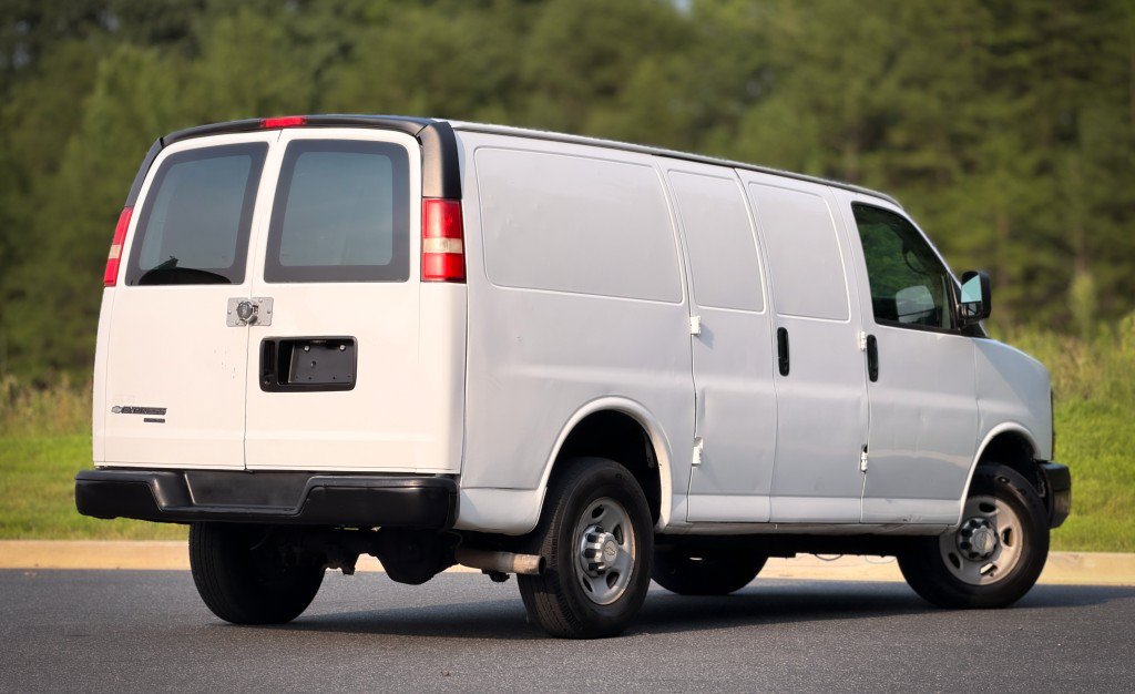 Used 2014 Chevrolet Express 2500 RWD image 11