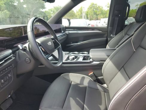 Used 2025 Cadillac Escalade ESV Sport w/ Touring Package AWD/4WD image 25