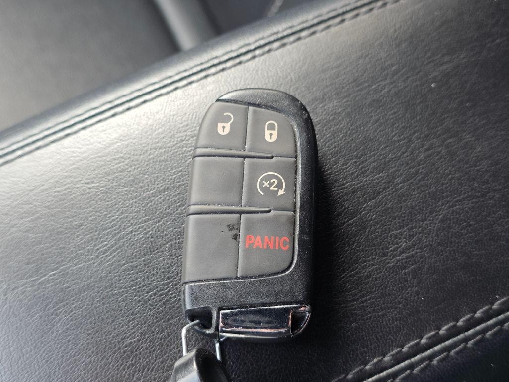 Used 2025 Jeep Compass Limited AWD/4WD image 18