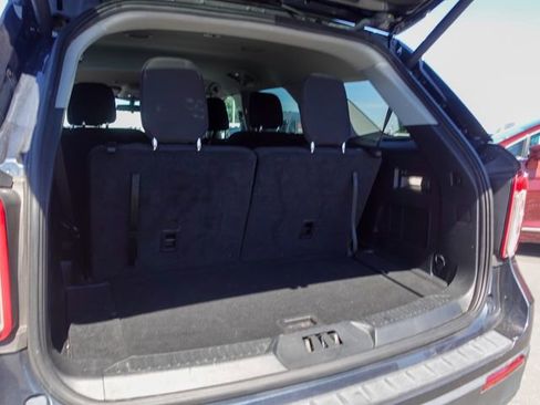 Used 2022 Ford Explorer XLT RWD image 25