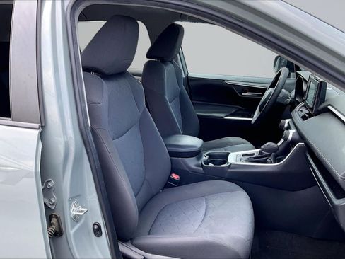 Used 2020 Toyota RAV4 XLE w/ All Weather Liner Package FWD image 7