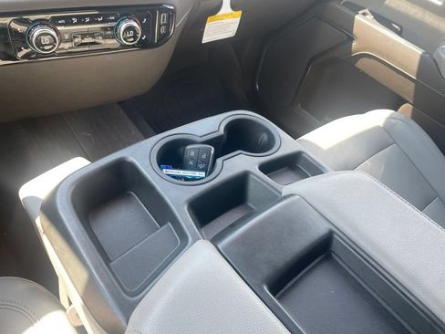 Used 2023 GMC Sierra 1500 SLT AWD/4WD image 18