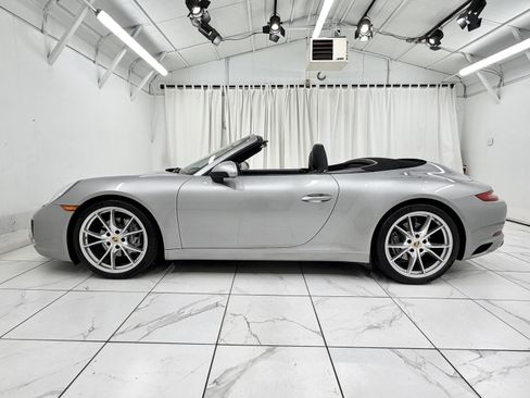 Certified 2017 Porsche 911 Carrera image 2